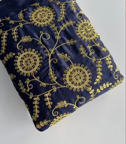 قیمت و خرید ساتن گلدوزی هندی - پارچه سرای بی بی گل