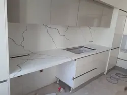 سوپراستون-عرض 100-PS50-سفید رگه طوسی - کورین و کوارتز، گروه سنگ مصنوعی