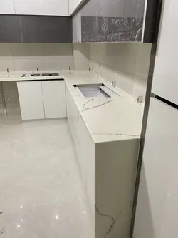 سوپراستون-عرض 100-PS50-سفید رگه طوسی - کورین و کوارتز، گروه سنگ مصنوعی