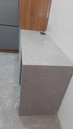 کورین استون-ابروبادی-ST235-طوسی رگه سفید - کورین و کوارتز، گروه سنگ مصنوعی