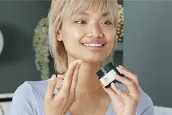 ژل آبرسان و روشن کننده ویتامین سی بادی شاپ THE BODY SHOP