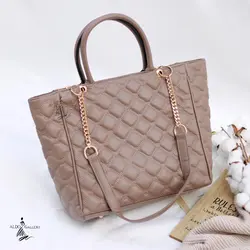 کیف بزرگ لاورا