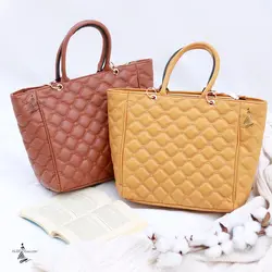 کیف بزرگ لاورا