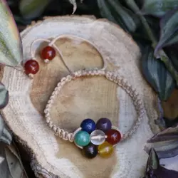 دستبند مکرومه بافی هفت چاکرا طرح گل {کد:D.243} - آسمون | فروشگاه سنگ و جواهرات