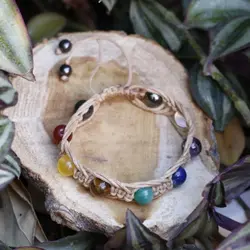 دستبند مکرومه بافی هفت چاکرا و حدید (D.246) - آسمون | فروشگاه سنگ و جواهرات