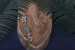 گردنبند ابسیدیان آبی مکرومه بافی شده به همراه مهره های فیروزه افریقایی - آسمون | فروشگاه سنگ و جواهرات