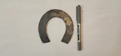 نعل اسب آهنی دست ساز (کوره رفته و چکش خورده)