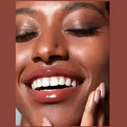 رژ لب استیکی حجم دهنده براق شیگلم رنگ Sepia Kiss