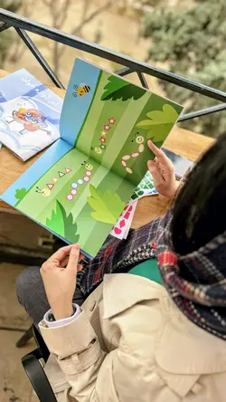 کتاب زنبورک + پکیج استیکر