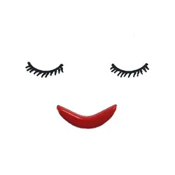 لب خندان عروسک