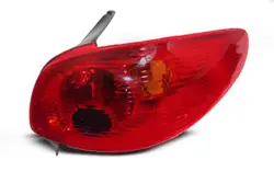 چراغ خطر عقب سمت راست خودرو پژو 206 هاچبک برند مدرن - دیجی کارن