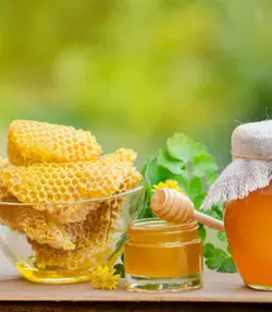 عسل کوهی با موم