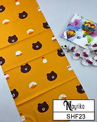 شال نخی فانتزی دخترانه خردلی با سر خرس قهوه ای و دونات سفید کد SHF23