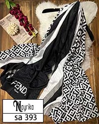 شال نخی تابستانه سفید و مشکی برند فندی کد sa393