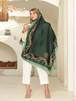 شال نخی سبز زمردی برند فندی با حاشیه سبز کد NA19