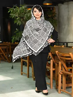 شال نخی سفید و مشکی ترکیبی پلنگی، زبرا و پوست ماری و حاشیه پلنگی کد SG238