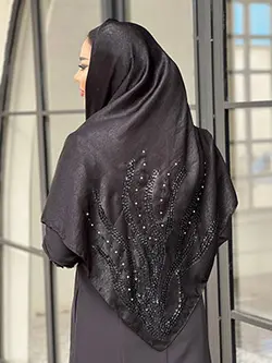 روسری مجلسی قواره ۱۲۰ مشکی پولک و نگین دوزی مشکی کد SH-002-18