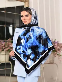 روسری ابریشم توییل سایز ۱۲۰ مشکی طرح گل لاله آبرنگی آبی کد SC29