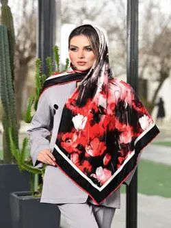 روسری ابریشم توییل سایز ۱۲۰ مشکی طرح گل لاله آبرنگی آبی کد SC29