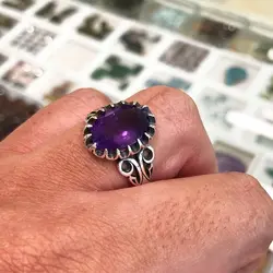 انگشتر نقره آمتیست برزیلی دور چنگ زیبا ۲۳۵۳۹۰