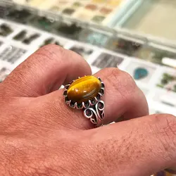 انگشتر نقره مردانه سنگ چشم ببر طبیعی مدل چنگ سیاه قلم ۲۳۵۴۰۷