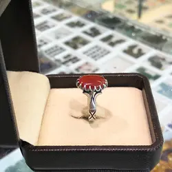 انگشتر نقره نگین عقیق سرخ یمنی رکاب دور چنگ سیاه قلم ۲۳۵۳۹۷