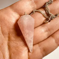 پاندول(شاقول) رز کوارتز طبیعی  ۲۴۰۴۳۴