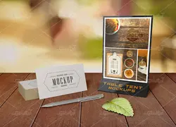 موکاپ استند تبلیغات و منو روی میز کافه و رستوران