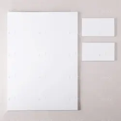 موکاپ برگه کاغذ سفید و کارت ویزیت و پاکت نامه