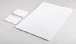 موکاپ برگه کاغذ سفید و کارت ویزیت و پاکت نامه