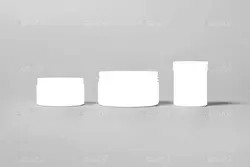 موکاپ ظرف شیشه ای و قوطی مواد اولیه در نماهای مختلف