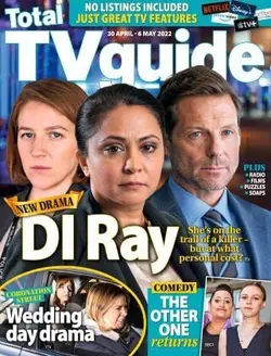 کتاب مجله انگلیسی توتال تی وی گاید  Total TV Guide - 30 April/06 May 2022