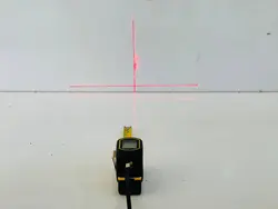 متر و تراز لیزری سه کاره