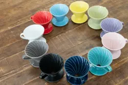 دریپر سرامیکی هاریو V60 02 قرمز همراه با پیمانه