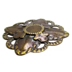 توری آنتیک تزیینی زیتونی طرح گل چهار پر طول 47 میلی‌متر بسته 5 عددی