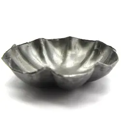 گل میخ آنتیک تزیینی قطر 4.7 سانتی‌متر بسته 4 عددی (دارای زنگ زدگی)