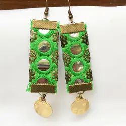 گوشواره زنانه طرح آینه دوزی مدل 15049