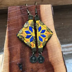 گوشواره زنانه گالری عزیزی طرح سوزن دوزی مدل gz15057