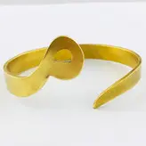 دستبند گالری عزیزی طرح حرف میم