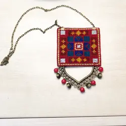 گردنبند زنانه سوزن دوزی روچ مدل کاشان