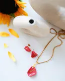 ست گوشواره و گردنبد سرامیک دستساز sua gallery مدل دفرمه ها