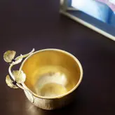 کاسه آجیل خوری برنجی دستساز مدل گل ارکیده وحشی