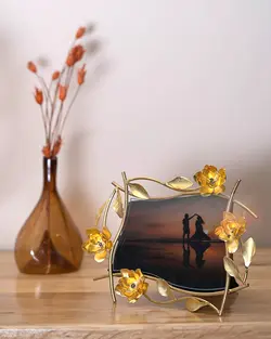 قاب عکس رومیزی برنجی گالری عزیزی مدل گلهای بهشت
