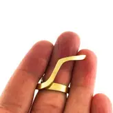 انگشتر برنجی گالری عزیزی طرح حرف ک مدل gz99542