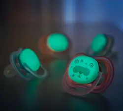 پستانک اولترا ایر اونت 6 تا 18 ماه Avent شب تاب بسته دو عددی