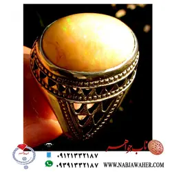 انگشتر نفیس اوپال طبیعی سفید شیری اصیل و رکاب دست ساز نقره