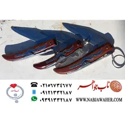 چاقوی دستسازاوکاپی افریقای جنوبی ضامن دار و کلکسیونی همراه با حک نام و نشان و سازنده روی تیغه و دسته چوبی خاص okapi