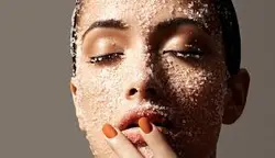 ماسک اسکراب صورت و بدن آلوئه ورا ۳۰۰ گرمی LUXURY COIN