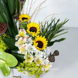 سفارش اینترنتی جعبه گل سیمانی شیک آفتابگردان | گلفروشی VIP Shop