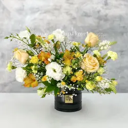 خرید جعبه گل رز و لیسیانتوس - باکس گل رز و سنبل با تم زرد | VIP Shop